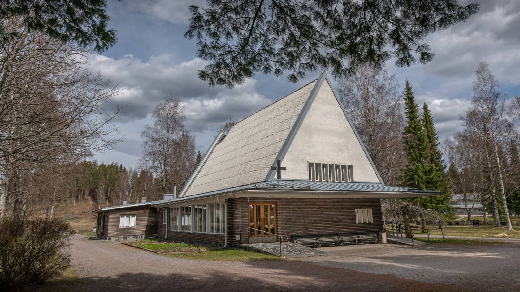 Lammin kappeli keväällä.