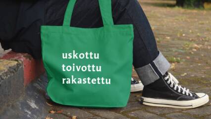 Vaalikassi ja jalat